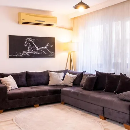 Chic And Convenient Flat In * Σμύρνη