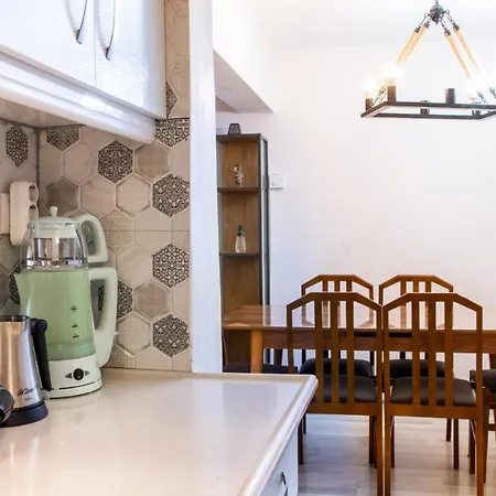 Διαμέρισμα Chic And Convenient Flat In