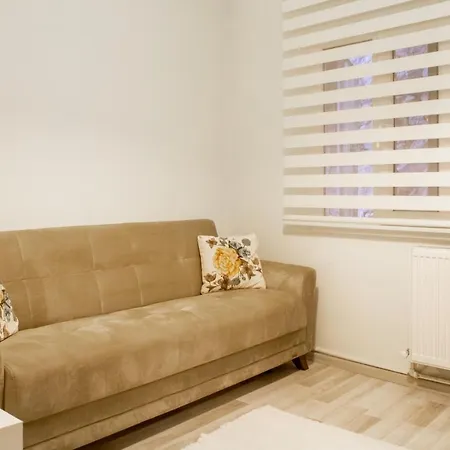 Chic And Convenient Flat In Διαμέρισμα